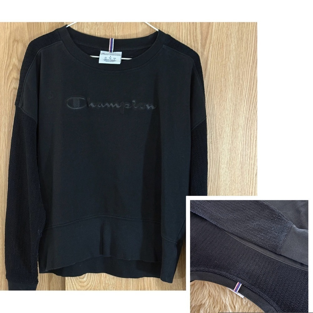 Champion Black Cropped Oversized Crewneck Sweatshirt with Knit Sleeves